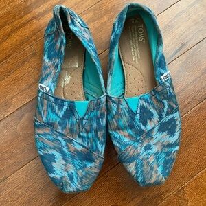 Tom’s women’s shoes size 8